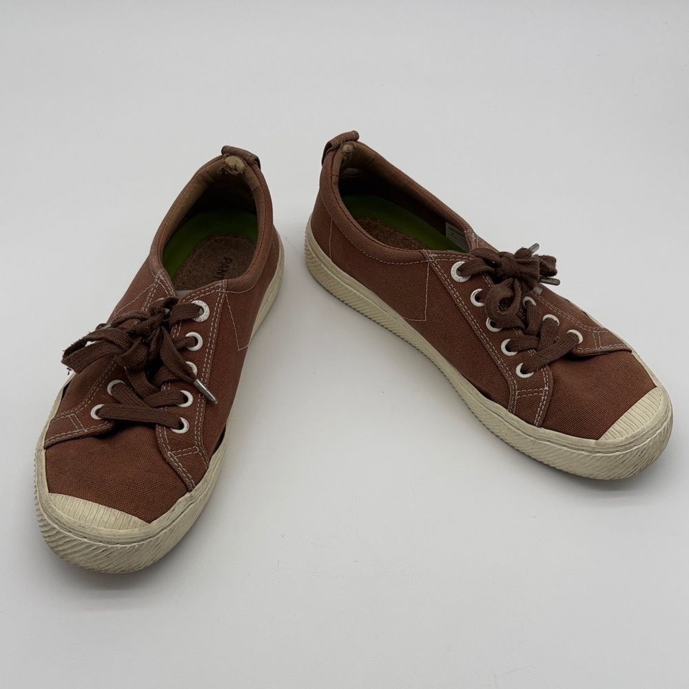 Cariuma Pantone OCA Low Brown Canvas Lace Up Sneakers Women's Size 9 BLEMISH